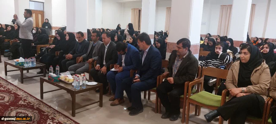 مراسم گرامیداشت روز دانشجو با حضور پرنشاط دانشجویان  برگزار شد. 5