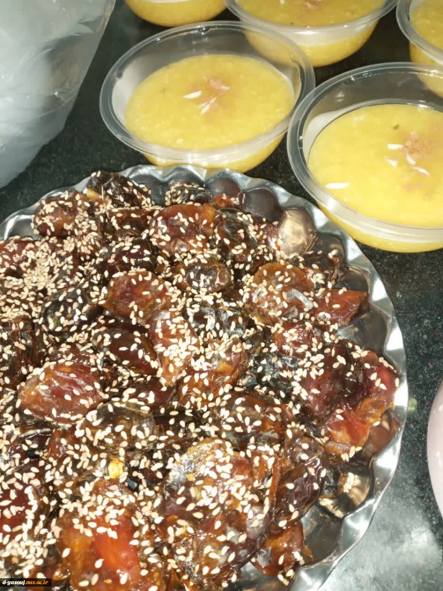تهیه افطاری توسط کارکنان دانشگاه ملی مارت دختران  یا سوج جهت متنوع بودن سفره ضیافت ماه مبارک رمضان  2